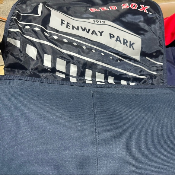 MLB BASEBALL BOSTON RED SOX SHOULDER STRAP LAP TOP - Picture 2 of 4